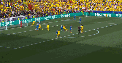 欧洲杯半场：鲁宁惊慌送大礼 斯坦丘射出世界波 罗马尼亚暂时1-0乌克兰