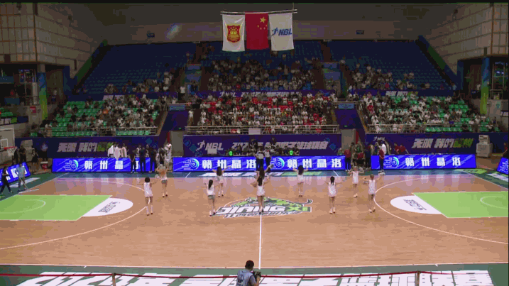 快来欣赏NBL江苏VS江西的精彩啦啦操表演