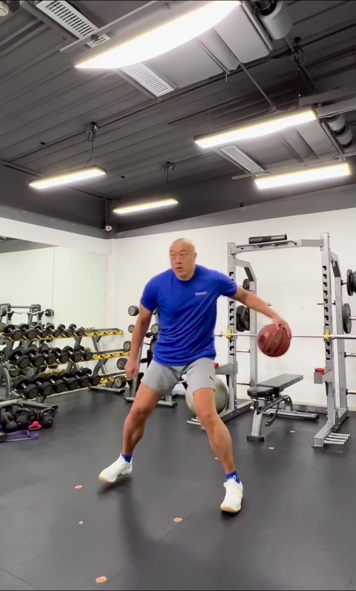 马健盘带：我练了几十年了 依然觉得自己可以进步 中国篮球需要我的态度 