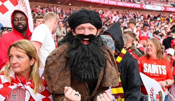 几分像？🤣拉姆斯代尔cos海格与南安普顿完成签约