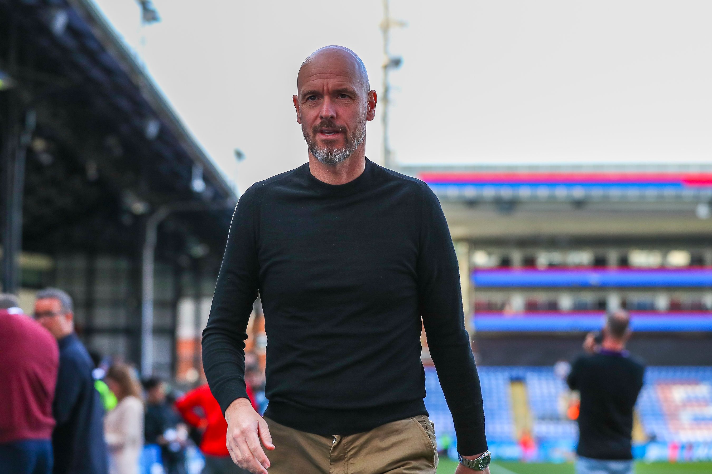 滕哈赫：上半场几乎要活生生吃掉对手 我们本能打进两到三球